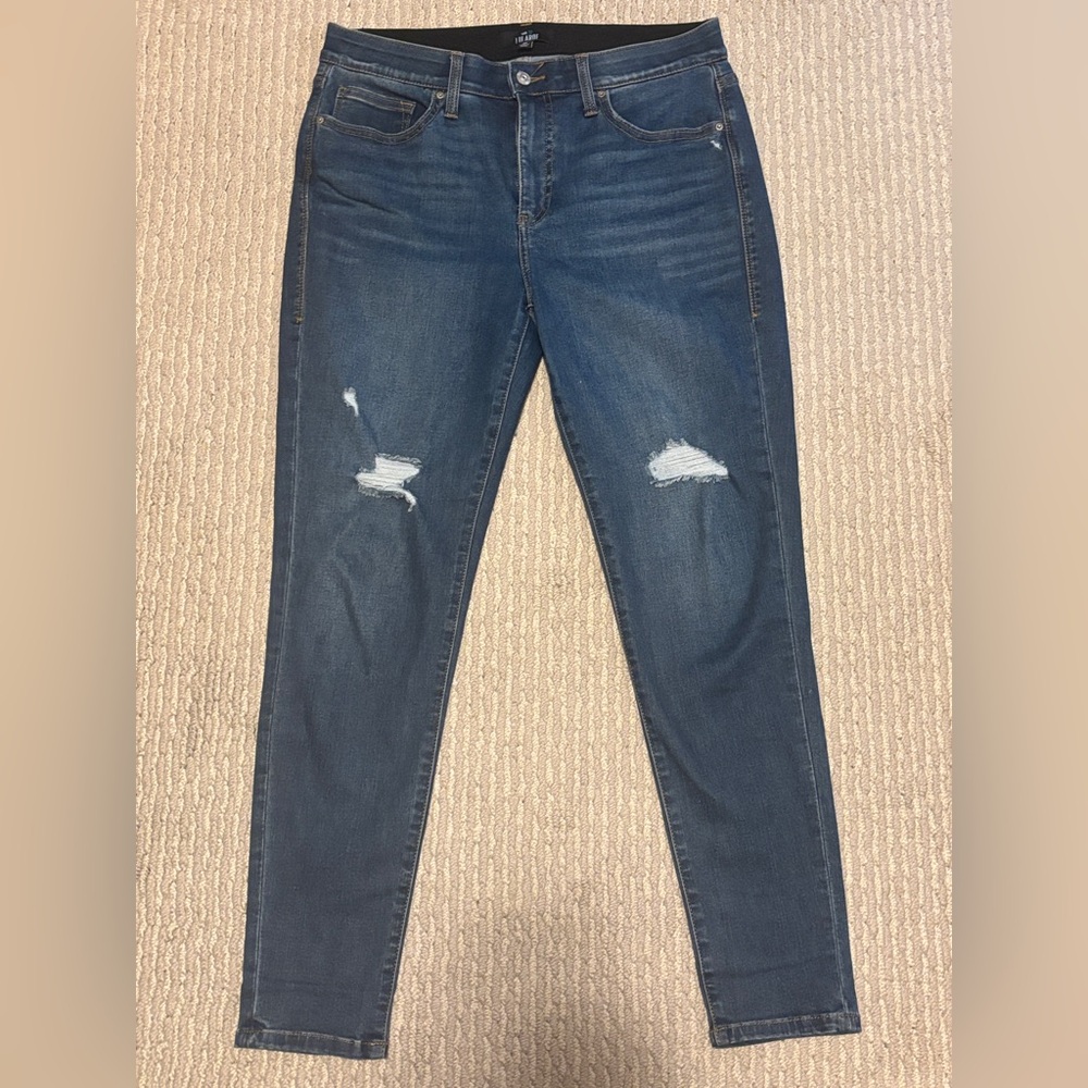 LuLaRoe lightly distressed- medium wash